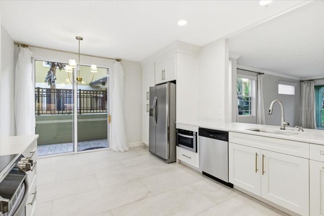 6536 MOORINGS POINT CIRCLE 101, Lakewood Ranch, FL 34202