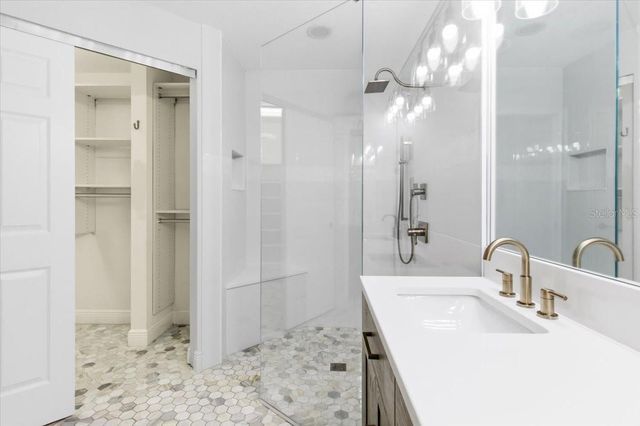 6536 MOORINGS POINT CIRCLE 101, Lakewood Ranch, FL 34202