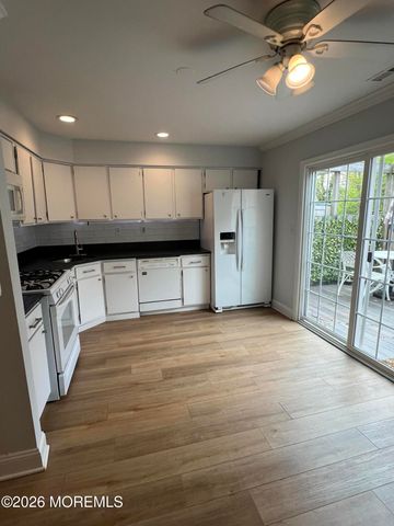 17 Alameda Court, Eatontown, NJ 07724