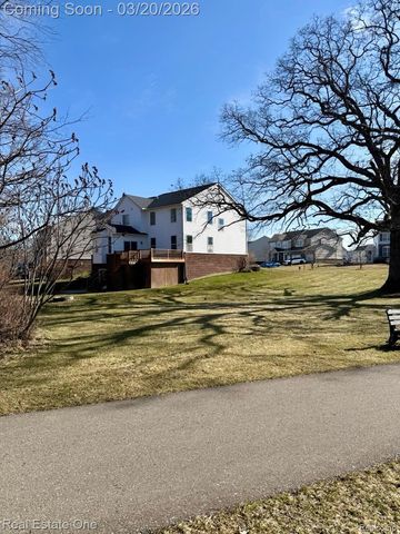 58206 Sunflower Circle N, Lyon Charter Township, MI 48165