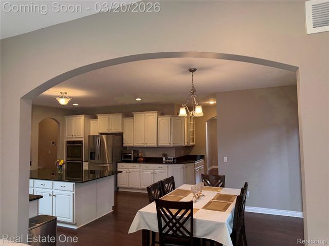 58206 Sunflower Circle N, Lyon Charter Township, MI 48165