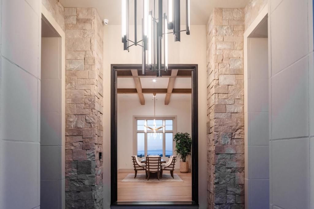 Image 9 of property listing at 8210 Manjares, Monterey, CA 93940