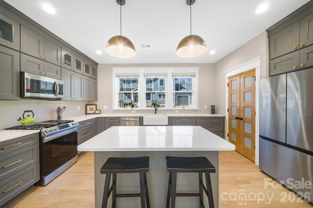 38 Acona Lane, Asheville, NC 28803