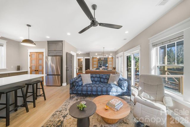 38 Acona Lane, Asheville, NC 28803