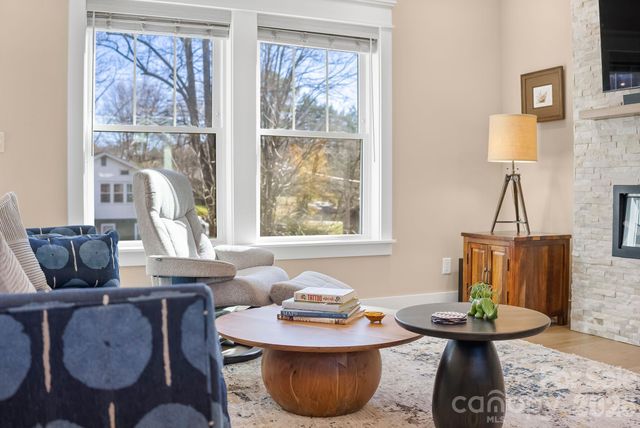 38 Acona Lane, Asheville, NC 28803