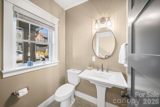 38 Acona Lane, Asheville, NC 28803