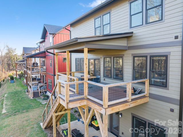 38 Acona Lane, Asheville, NC 28803