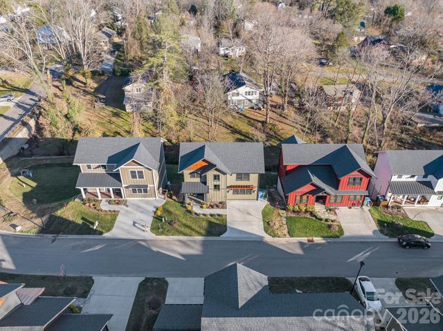 38 Acona Lane, Asheville, NC 28803