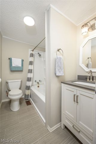 1069 W Nimisila Road, New Franklin, OH 44216