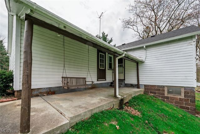 1069 W Nimisila Road, New Franklin, OH 44216