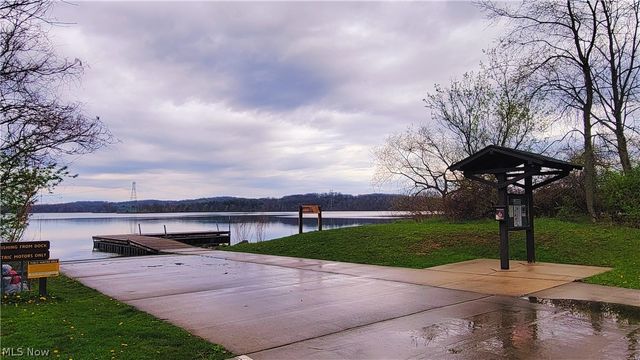 1069 W Nimisila Road, New Franklin, OH 44216