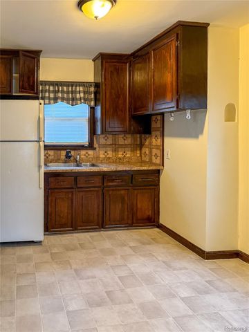 6037 Cooper Street, Taylor, MI 48180