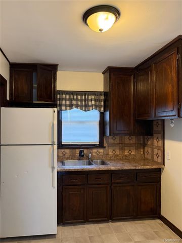 6037 Cooper Street, Taylor, MI 48180