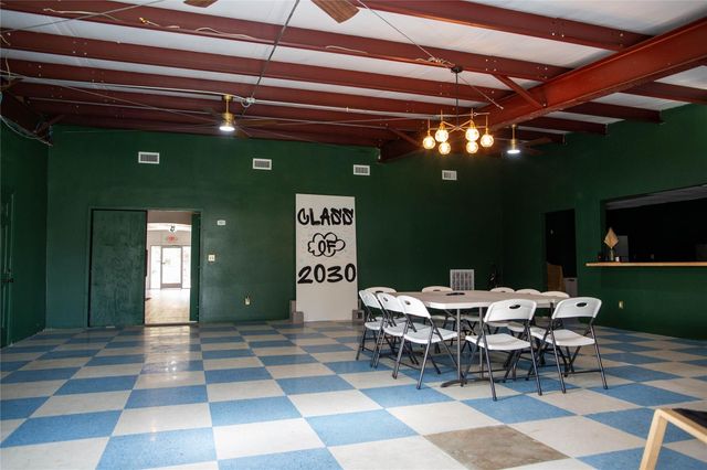 823 Seydler, East Bernard, TX 77435