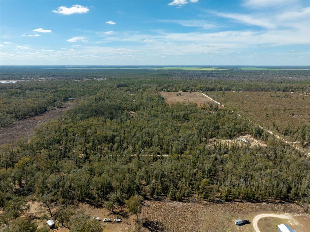 Image 7 of property listing at ,, Live Oak, FL 32060