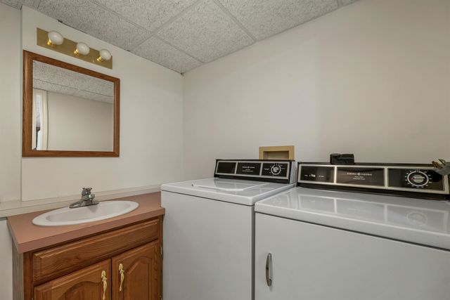 2 Blue Heron Lane, Deerfield, NH 03037