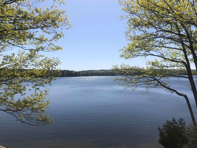 2 Blue Heron Lane, Deerfield, NH 03037