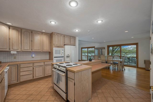 2 Blue Heron Lane, Deerfield, NH 03037