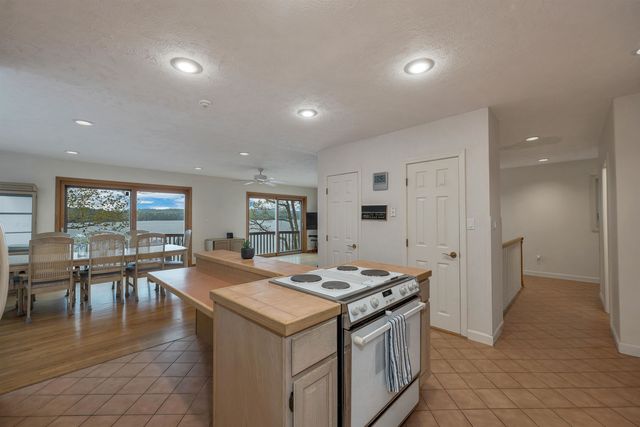 2 Blue Heron Lane, Deerfield, NH 03037