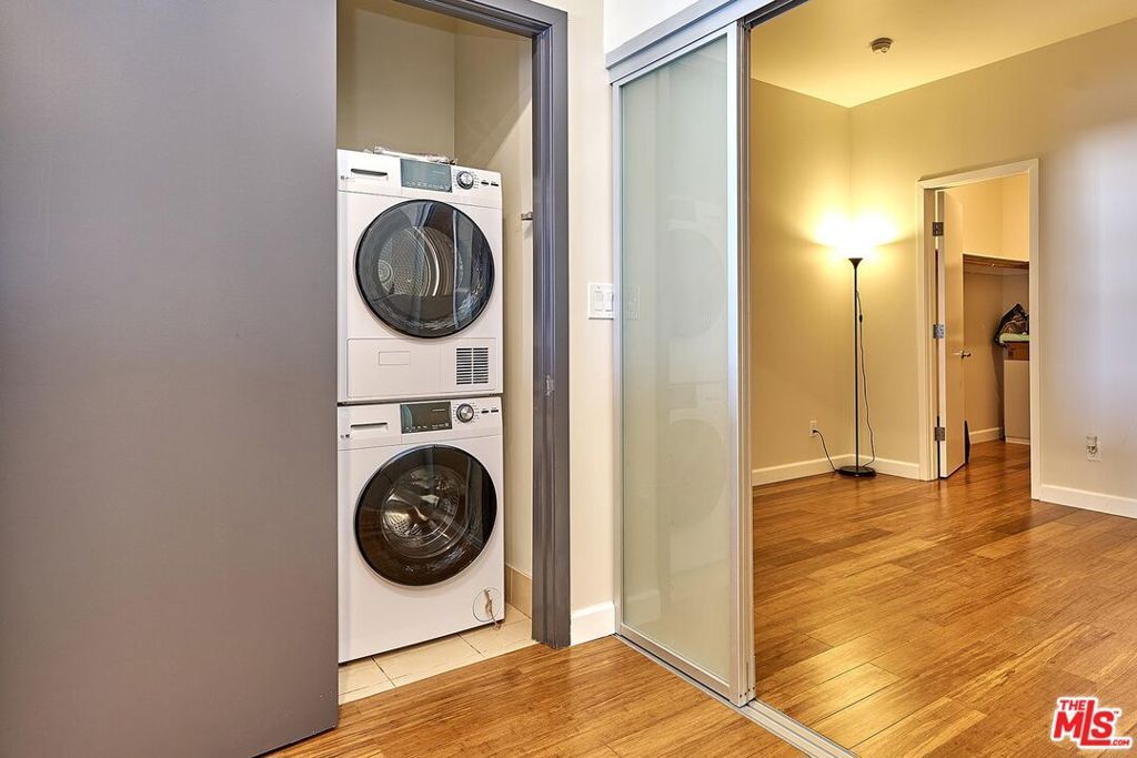 Image 19 of property listing at 3810 Wilshire Boulevard 801, Los Angeles, CA 90010