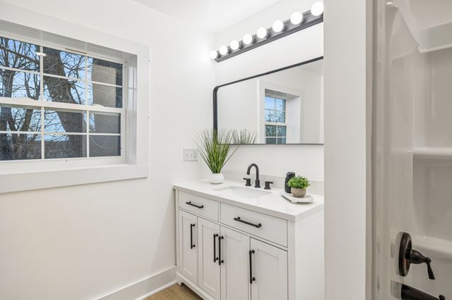 306 Lawrence St, Mount Pleasant, TN 38474