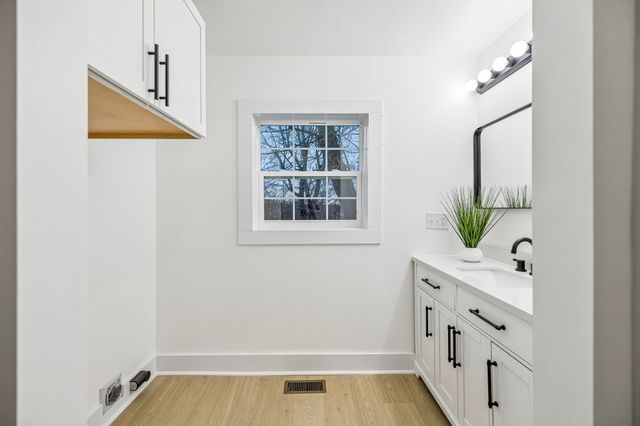 306 Lawrence St, Mount Pleasant, TN 38474