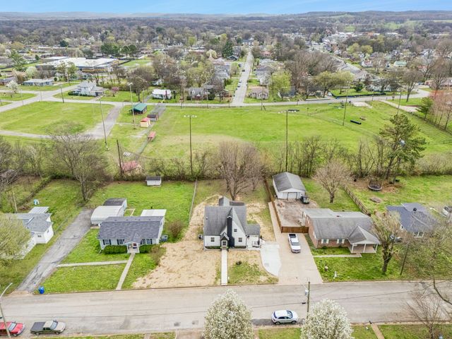 306 Lawrence St, Mount Pleasant, TN 38474