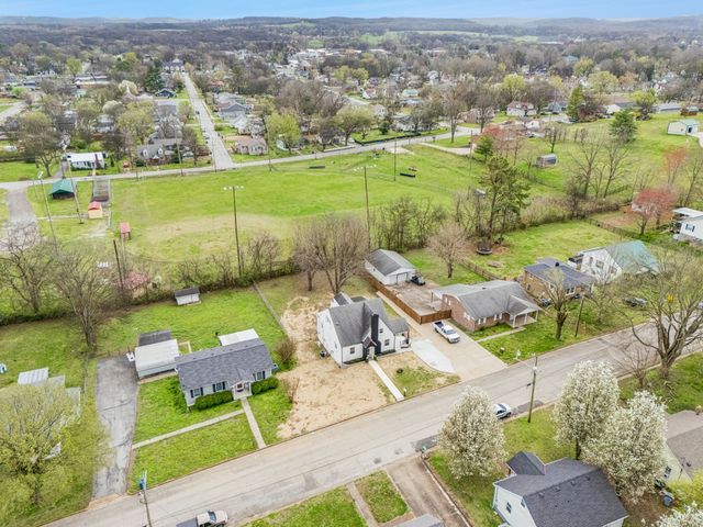 306 Lawrence St, Mount Pleasant, TN 38474