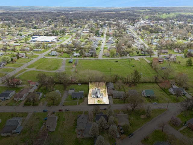 306 Lawrence St, Mount Pleasant, TN 38474