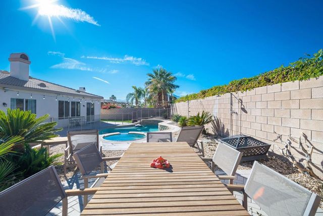 43569 Parkway Esplanade E, La Quinta, CA 92253