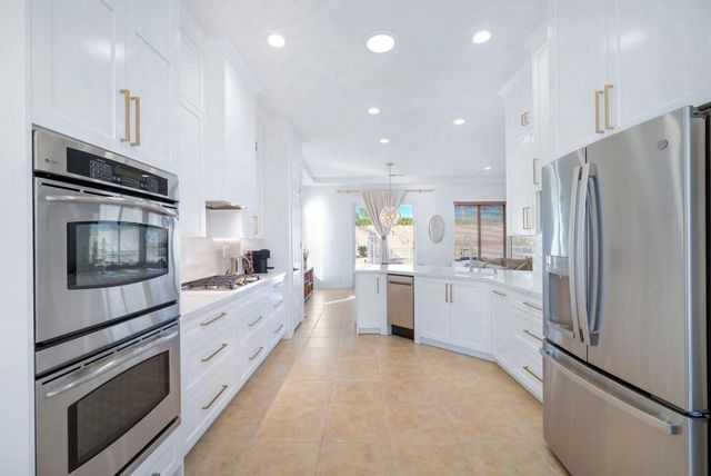 43569 Parkway Esplanade E, La Quinta, CA 92253