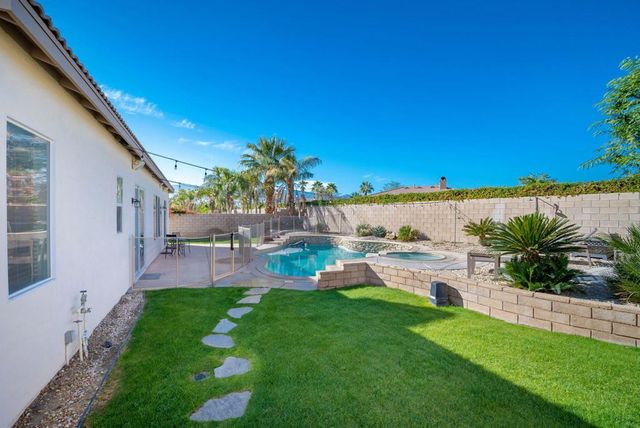 43569 Parkway Esplanade E, La Quinta, CA 92253