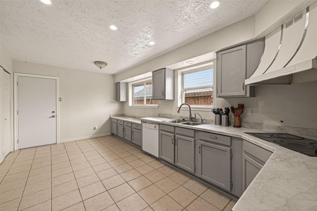 10615 White Fawn Drive, Houston, TX 77041