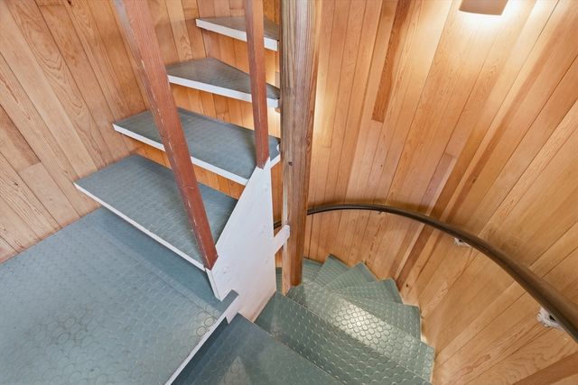 12 Gray Gardens W, Cambridge, MA 02138