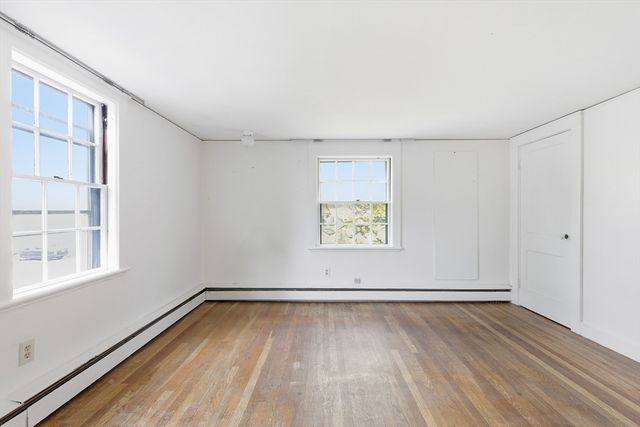 12 Gray Gardens W, Cambridge, MA 02138