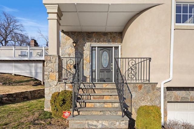 44 Hillwood Place, Yonkers, NY 10710