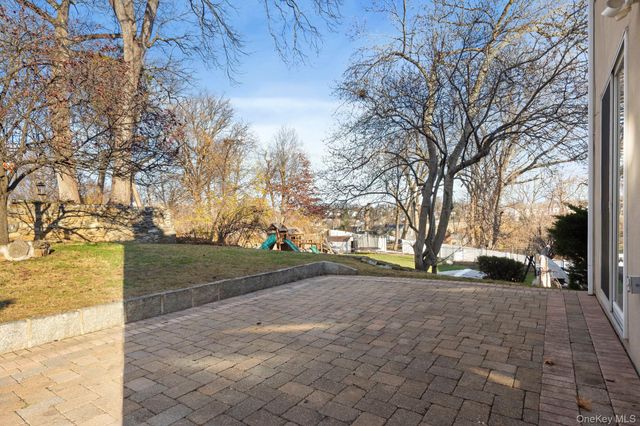 44 Hillwood Place, Yonkers, NY 10710