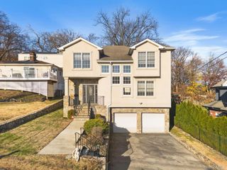 44 Hillwood Place, Yonkers, NY 10710