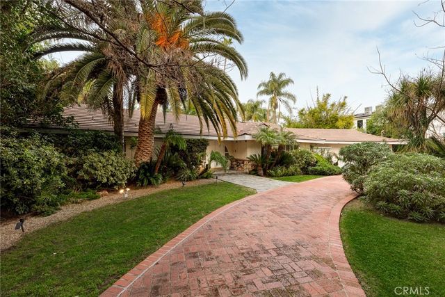 22723 Erwin, Woodland Hills, CA 91367