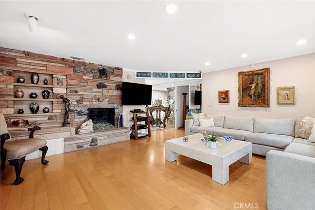 22723 Erwin, Woodland Hills, CA 91367