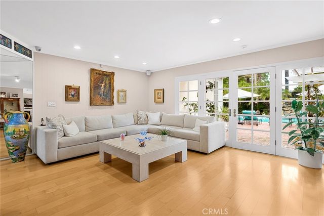 22723 Erwin, Woodland Hills, CA 91367