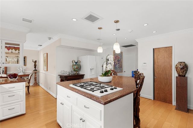 22723 Erwin, Woodland Hills, CA 91367