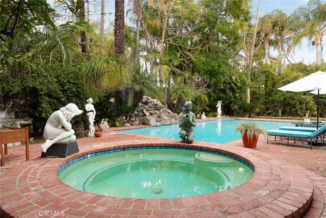 22723 Erwin, Woodland Hills, CA 91367