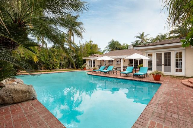 22723 Erwin, Woodland Hills, CA 91367