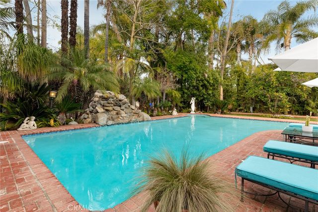 22723 Erwin, Woodland Hills, CA 91367