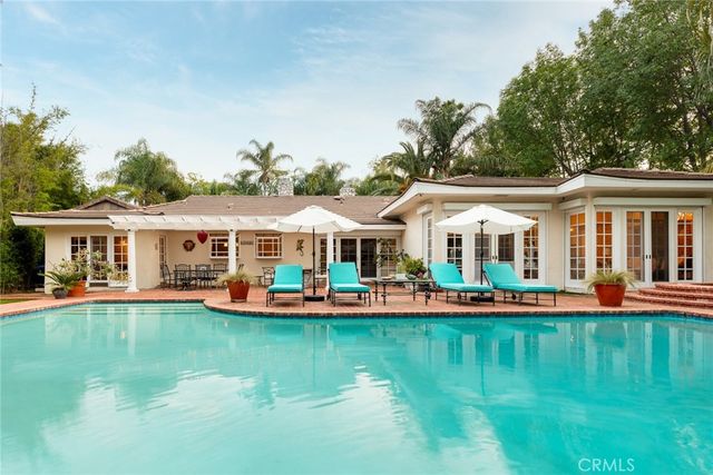 22723 Erwin, Woodland Hills, CA 91367