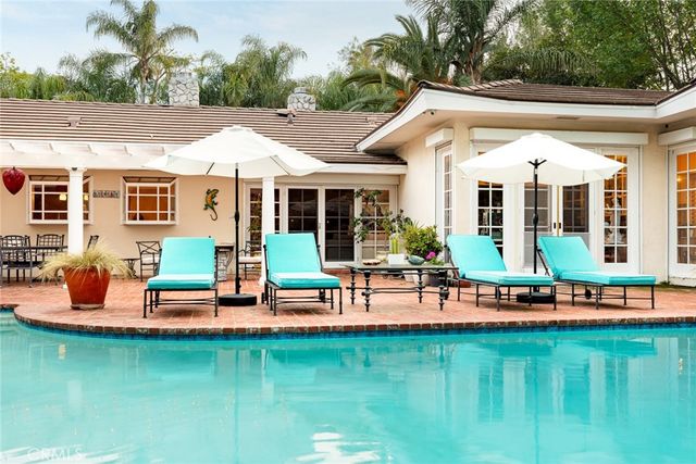 22723 Erwin, Woodland Hills, CA 91367