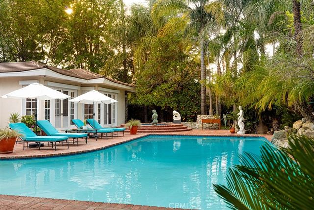 22723 Erwin, Woodland Hills, CA 91367