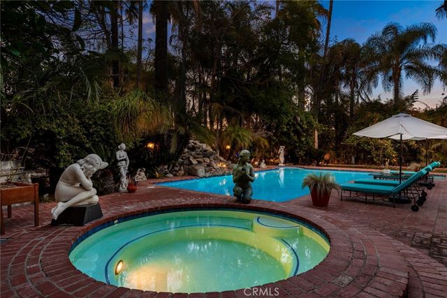 22723 Erwin, Woodland Hills, CA 91367