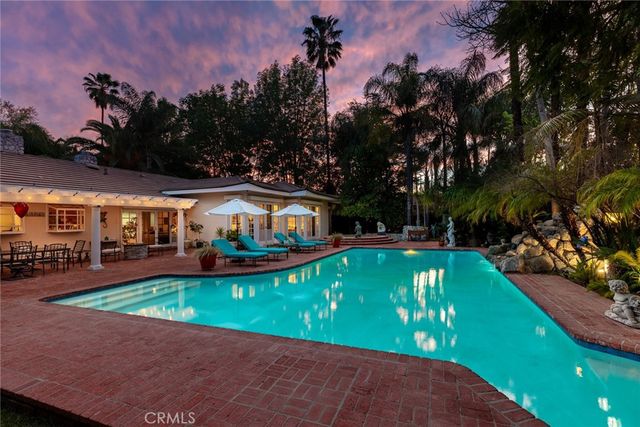 22723 Erwin, Woodland Hills, CA 91367